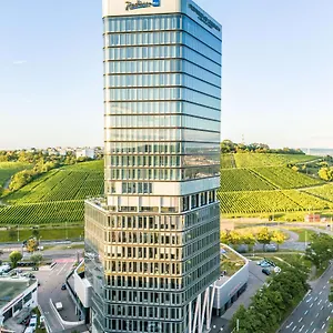 Radisson Blu At Porsche Design Tower Almanya